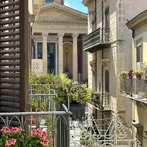  Apartment Maison Opera Italy